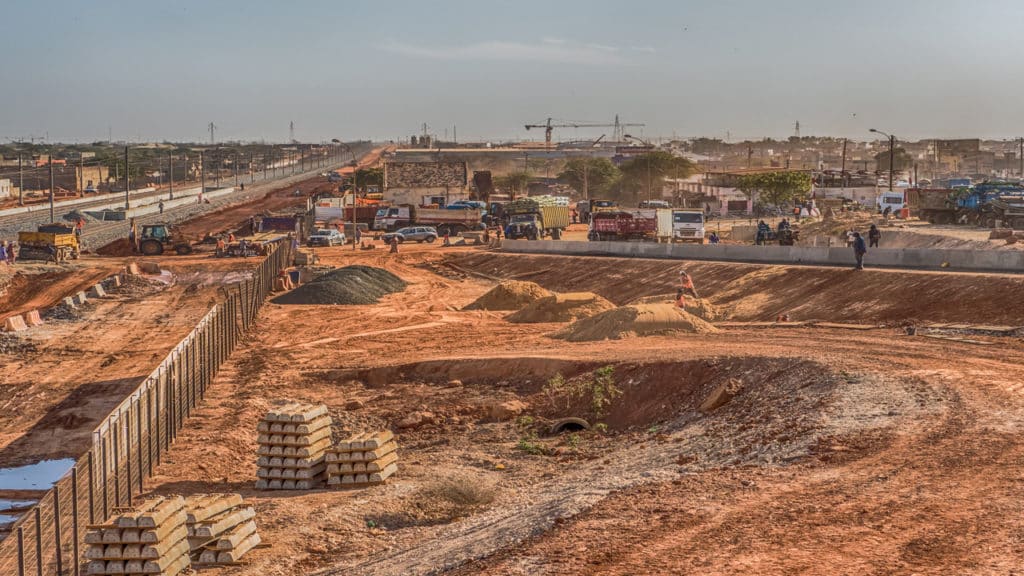 Um grande canteiro de obras.